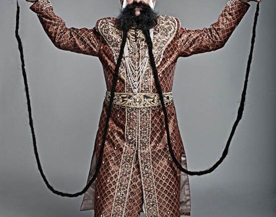 Người đàn ông có bộ râu mép dài nhất thế giới