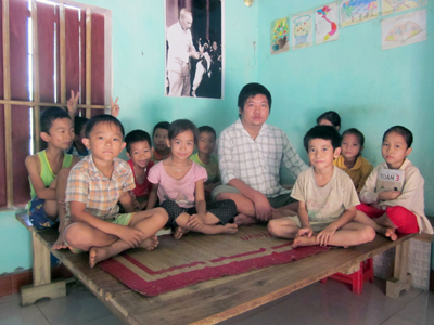 “Người thầy ma ám” của lớp học đặc biệt xứ Mường