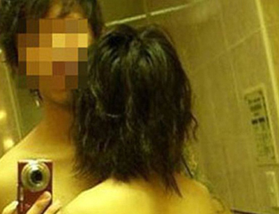 Gã trai dùng clip sex khống chế người yêu cũ làm