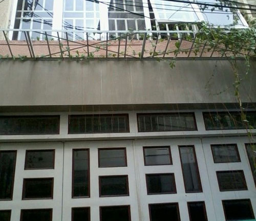 Xây nhà bạc tỷ bằng những đồng tiền kiếm trên lưng trẻ em