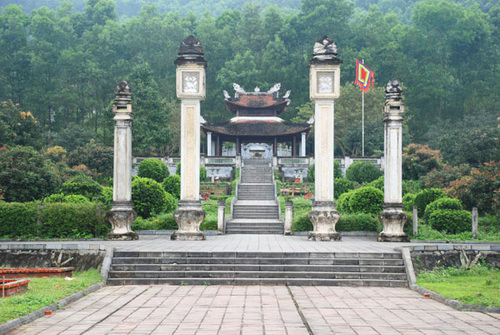 Đại danh y Lê Hữu Trác và mối tình thiên thu nức nở