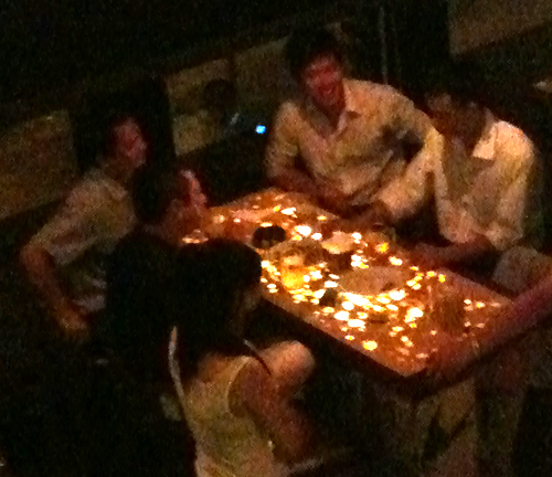 Săn kiều nữ bán “bao cao su” ở vũ trường, quán bar