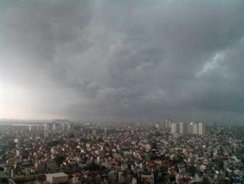 Giải mã hiện tượng cuồng phong lốc xoáy kỳ quái trên Hồ Tây