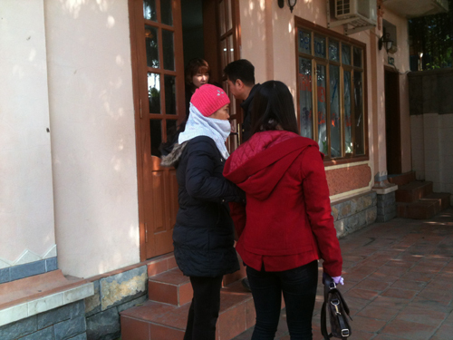  Mẹ dẫn con, chị dẫn em đi lấy chồng Hàn