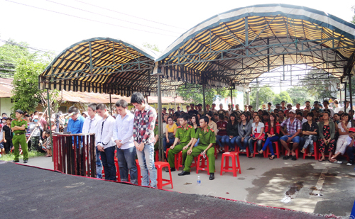 Bị cáo tự tử vì xấu hổ, cái chết 