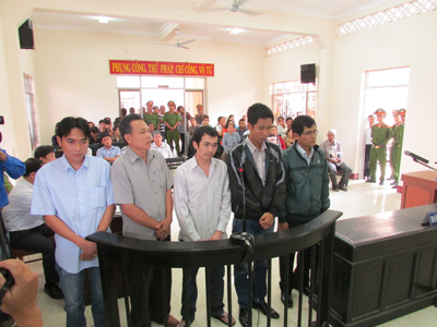 Uẩn khúc vụ án 5 công an dùng nhục hình đánh nghi can chết thảm