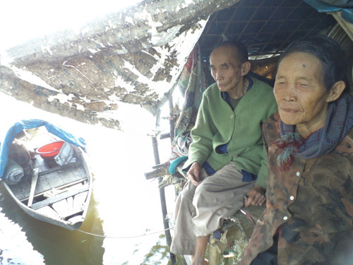 Triết lý sống của đôi vợ chồng già ăn “lộc trời” ở đầm Cẩm Hà