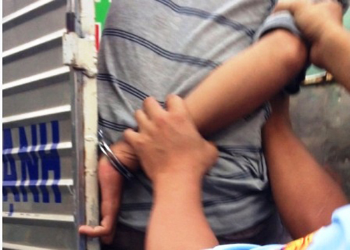 Làm thế nào để người bán hàng rong không còn bị... còng tay?