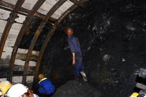 Vụ cháy lò than, 6 người chết: Hệ lụy nhãn tiền từ cách làm 
