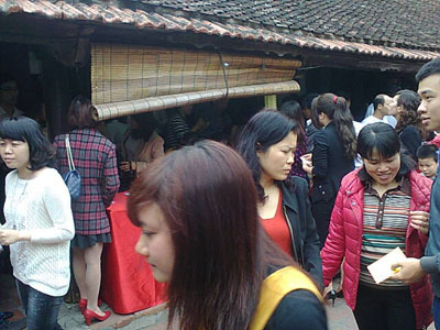 Đua nhau “độc chiếm giờ vàng” cúng sao giải hạn đầu năm