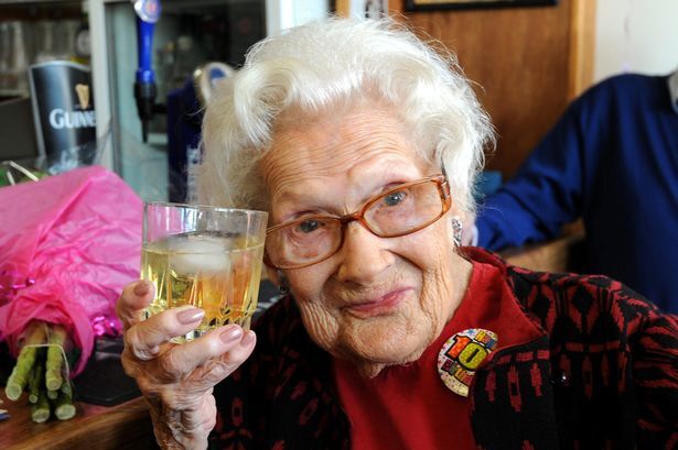 Bí quyết trường thọ của cụ bà 100 tuổi