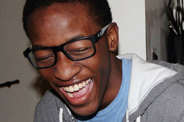 Thoát chết thần kỳ sau khi bị rơi từ tầng 10