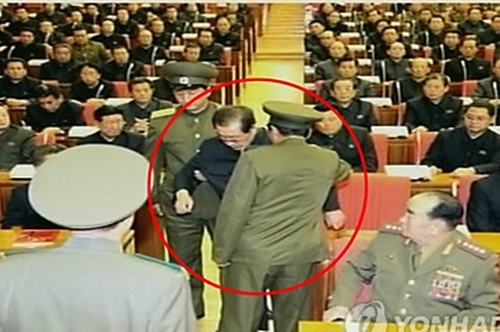 Chú dượng của Kim Jong-un bị chó đói ăn thịt?