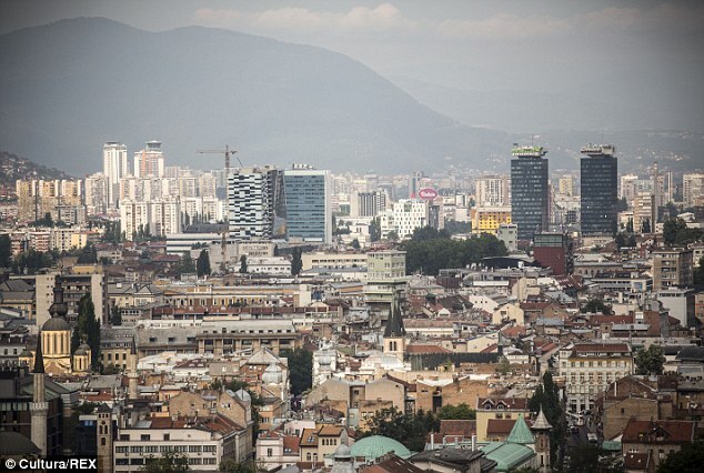 Hoảng hốt 7 nữ sinh mang thai sau chuyến đi dã ngoại