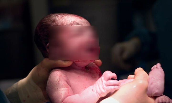 Kỳ diệu mẹ sống thực vật sinh con trai khỏe mạnh