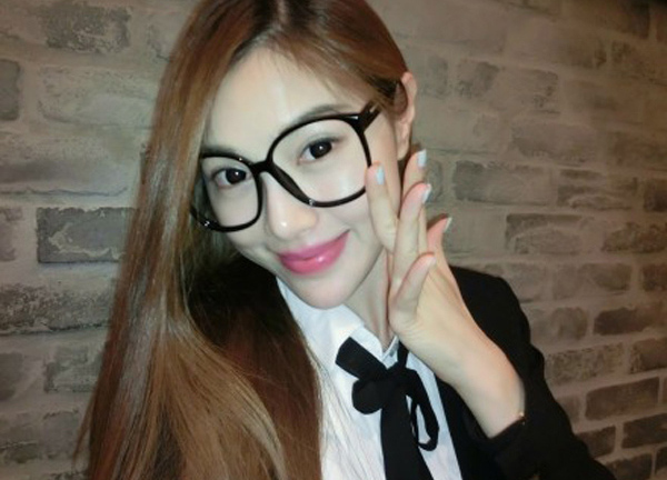 Ngỡ ngàng nhan sắc xinh như hot girl của những phụ nữ ngoài 40