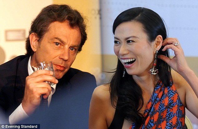 Chứng cớ ngoại tình của cựu Thủ tướng Anh Tony Blair