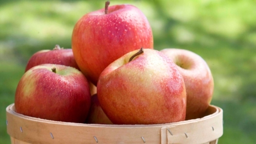 7 thực phẩm làm trắng răng tự nhiên