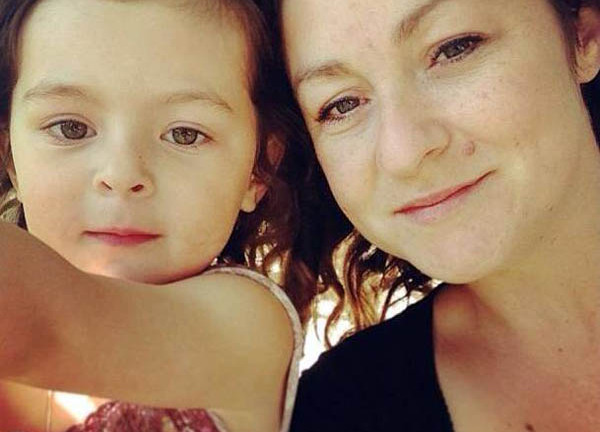 Kỳ lạ bé gái chào đời không có một giọt máu