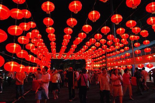 Các nước trên thế giới đón Tết Nguyên đán 2015 như thế nào?