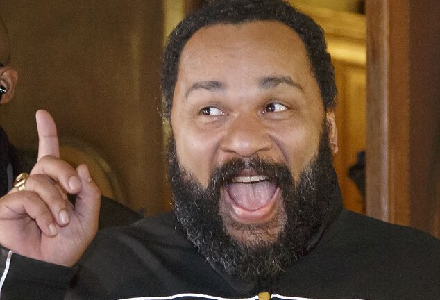 Diễn viên hài Pháp bị phạt vì ủng hộ khủng bố Charlie Hebdo