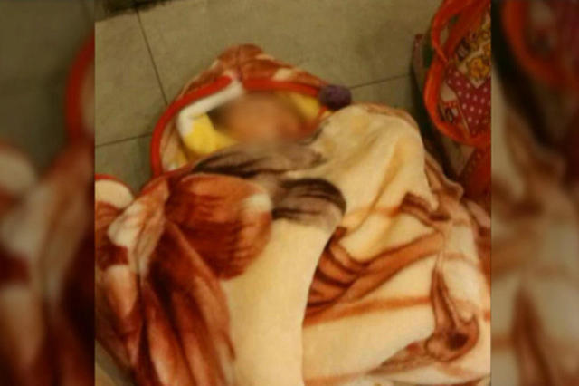 Bé sơ sinh 2 tháng tuổi bị bỏ rơi trong cây ATM