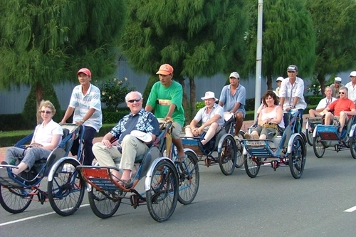 Ngán Ai Cập và Thái Lan, du khách Nga đổ vào Việt Nam