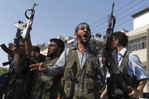 Phiến quân Syria bắn giết lẫn nhau, gần 500 người chết