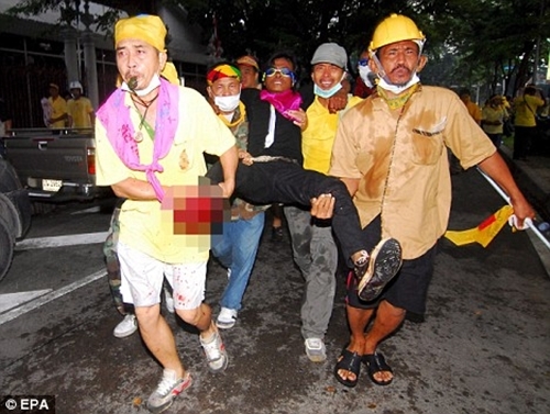 Một thủ lĩnh đối lập bị bắn chết ở Bangkok