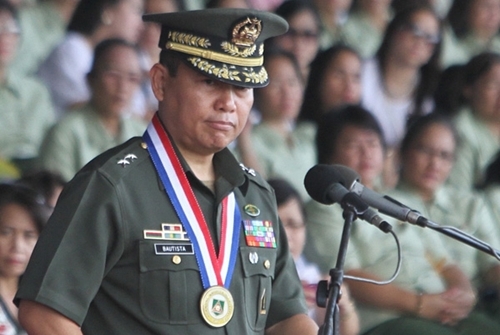 Tàu Trung Quốc dùng vòi rồng xua đuổi ngư dân Philippines