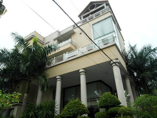 Phước Sang - Kim Thư: Tan hoang từ nhà đến nơi làm việc