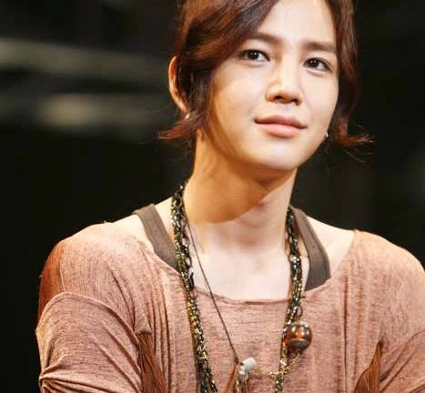 Vụ loạt mỹ nam ngủ với mẫu nữ: Cơ quan quản lý phủ nhận tất cả