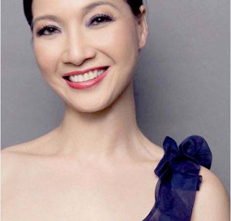 Showbiz Việt: U50 vẫn đẹp rực rỡ