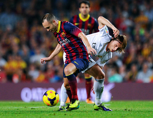 Iniesta: Barcelona vẫn chưa hoàn thiện