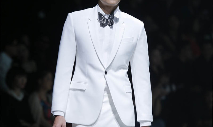 Vĩnh Thụy mặc váy làm vedette của Đỗ Mạnh Cường