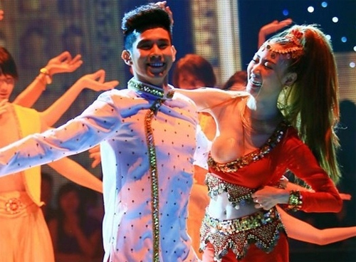 Ngân Khánh gửi lời xin lỗi chân thành sau sự cố lộ ngực