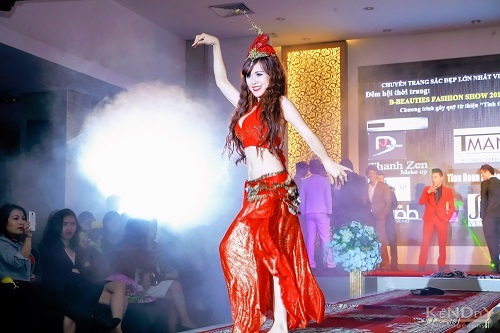 Clip: Mai Thỏ lắc hông chuyên nghiệp, sexy với belly dance