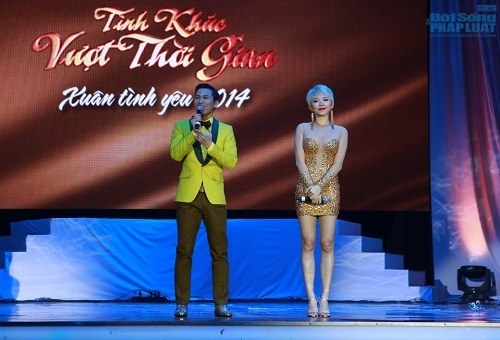 Tóc Tiên diện đầm sexy khoe chân thon, dáng nuột