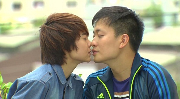 Vừa đi vừa khóc tập 30: Hải Minh yêu cầu Đông Dương hôn mình