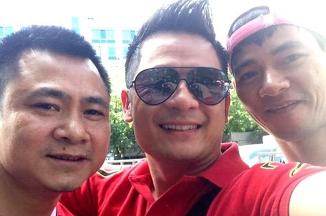 Bằng Kiều cười