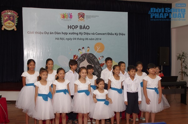 Dàn hợp xướng kỳ diệu: Đánh thức điều kỳ diệu cùng âm nhạc 