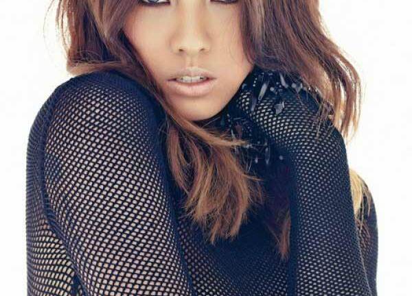 “Nữ hoàng K-Pop” Lee Hyori sexy tới nghẹt thở