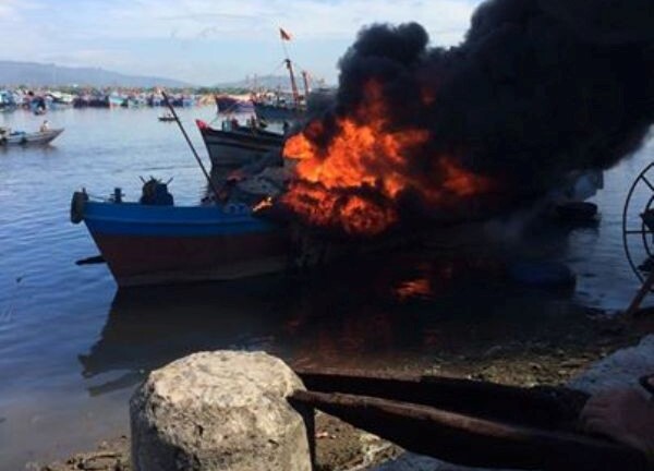 Nhân chứng kể lại giây phút kinh hoàng khi nổ tàu dầu