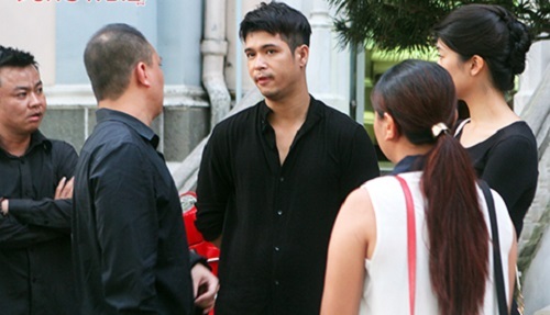 Trương Thế Vinh đi lễ cầu nguyện cho Thái Phong Vũ 