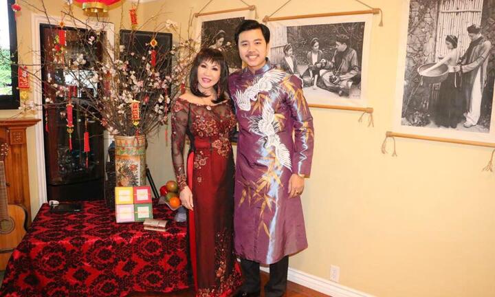 Vũ Hoàng Việt và người tình U60 du Xuân trên đất Mỹ