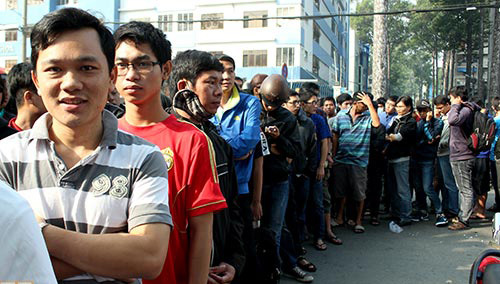 Sức hút từ U19 Việt Nam khiến các phe vé lộng hành