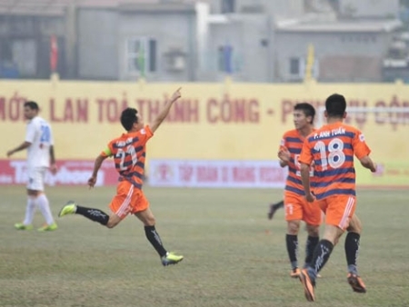 Văn Quyến sút hỏng 11m,  V.Ninh Bình vẫn giành Siêu cup 