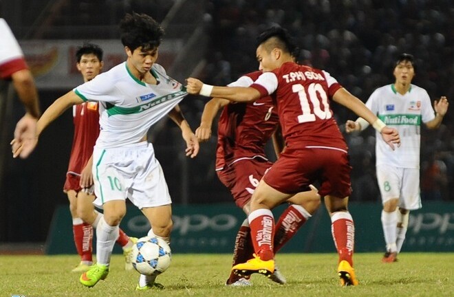 Những băng rôn xúc động từ CĐV trong chiến thắng của U19 HAGL