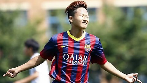 Soi tài năng của đối thủ U19 Việt Nam khiến Barca bị phạt