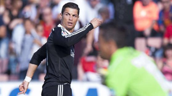 Cristiano Ronaldo thẳng tiến trong cuộc đua Chiếc giày vàng